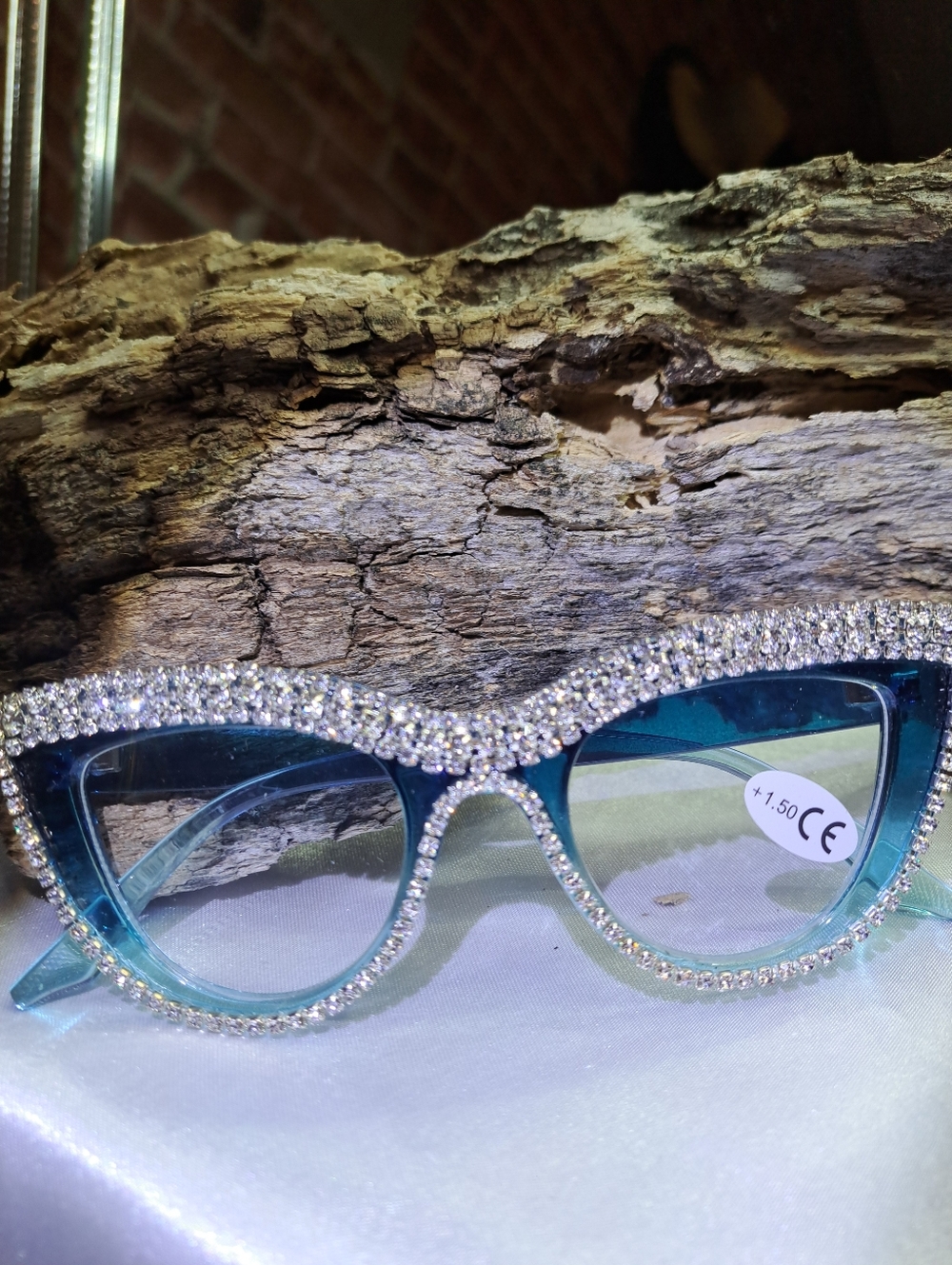1:50 Blue Rhinestone Cat-Eye READING - Picture 4 of 7